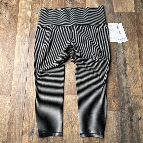 Athleta Satulation Stash Pocket II Textured Leggings Women's Large Cropped NWT - Picture 1 of 14